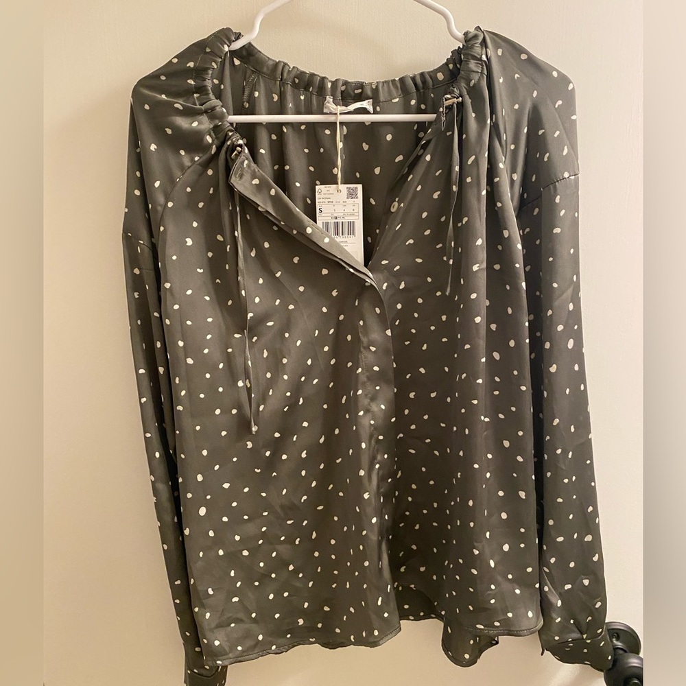 Mango Blouse (NWT, size small)